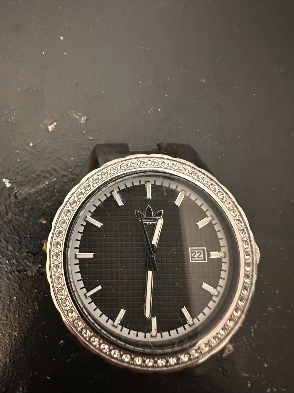 adidas sporty wristwatch